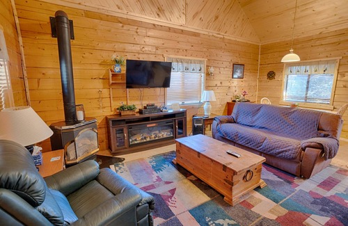 Overgaard Cabin | 2-bedroom 1- bathroom cabin for a family get-away