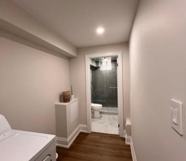 Richmond Hill Apartment | 2 Bedroom 1 Parking Basement Unit