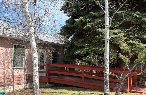 Sheridan House | 2 bedroom, 2 bath, 1/2 house in Wild Western Town