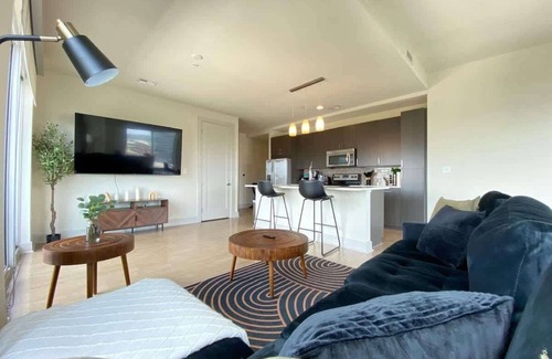 West End Apartment | 2 Bedroom, 2 Bath. Downtown Austin. Amazing View
