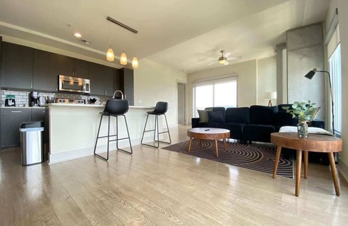West End Apartment | 2 Bedroom, 2 Bath. Downtown Austin. Amazing View