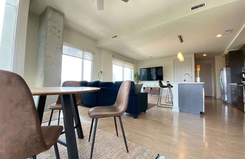 West End Apartment | 2 Bedroom, 2 Bath. Downtown Austin. Amazing View