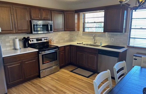 Weeki Wachee Gardens House | 2 Bedroom 2 Bath home on the Weeki Wachee River
