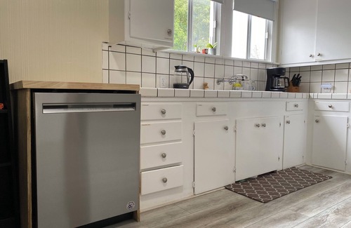 Alameda House | 2 bedroom 2 bath house in Alameda with free parking