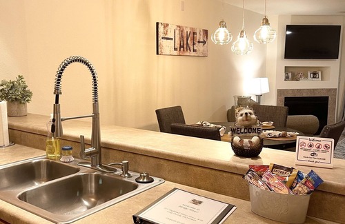 Lake Ozark Condo | 2 Bedroom, 2 Bath Lakefront Condo!