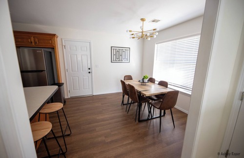 Caney House | 2-Bedroom 2-Bath Modern Duplex