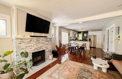 Royal Oak House | 2-bedroom 2 bath Oasis in Royal Oak with Office, Gym, WiFi