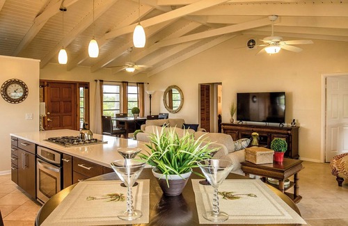 Big Pine Key House | 2 bedroom 2 bath pool home located in Big Pine Key