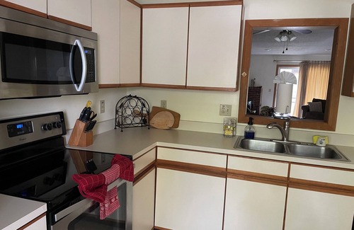 Center Conway Condo | 2 bedroom 2 bath condo on the Saco, onsite pool, near outlets