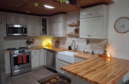 North Fort Myers House | 2 Bedroom 2 Bath cozy townhouse. Close to beaches, nightlife.