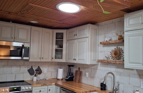 North Fort Myers House | 2 Bedroom 2 Bath cozy townhouse. Close to beaches, nightlife.