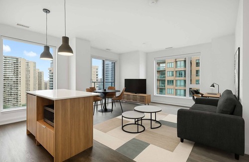 Downtown Mississauga Apartment | 2 Bedroom/2 Bathroom Suite