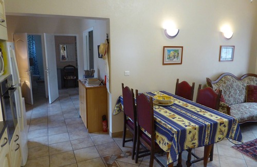 Rognonas Apartment | 2 bedroom/2 bathroom Apartment with AC with pool and garden views