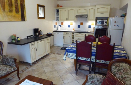 Rognonas Apartment | 2 bedroom/2 bathroom Apartment with AC with pool and garden views