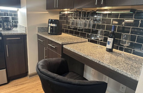 Dunwoody Apartment | 2-bedroom/2-bathroom apartment in enjoyable Dunwoody with AC, fitness room, WiFi
