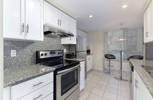 Downtown Toronto Apartment | 2 Bedroom/2 Bathroom Suite