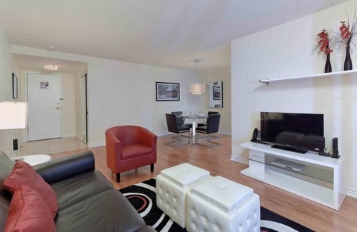 Downtown Toronto Apartment | 2 Bedroom/2 Bathroom Suite