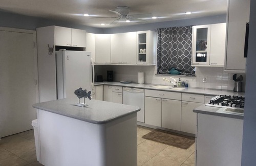 Cudjoe Gardens House | 2 Bedroom/3 Bath Waterfront 28 day rental