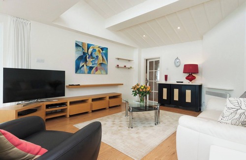 Dartmouth Cottage | 2 bedroom accommodation in 8 Lee Court