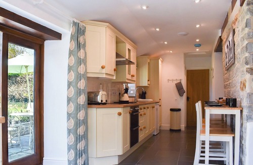 Castle Cary Cottage | 2 bedroom accommodation in Lovington, near Somerton