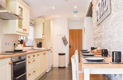 Castle Cary Cottage | 2 bedroom accommodation in Lovington, near Somerton