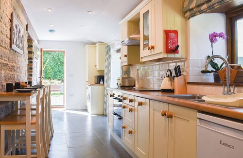 Castle Cary Cottage | 2 bedroom accommodation in Lovington, near Somerton