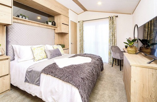 Gisleham Cabin | 2 bedroom accommodation in Lowestoft