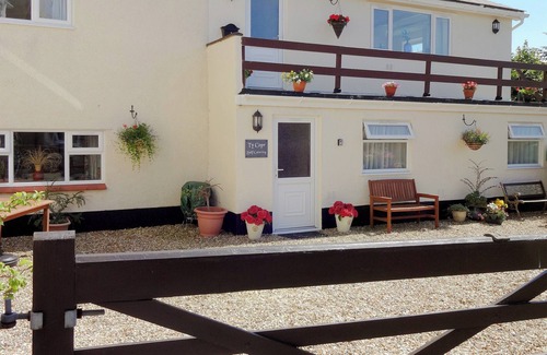 Pen-y-sarn Cottage | 2 bedroom accommodation in Pen-y-Sarn, near Amlwch