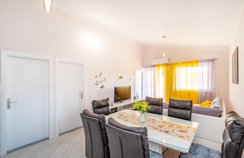 Podgradina Apartment | 2 bedroom accommodation in Podgradina
