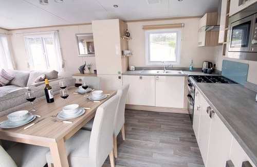 Ringwood House | 2 bedroom accommodation in St. Leonards, Ringwood