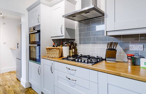 Alton Cottage | 2 bedroom accommodation in Alton