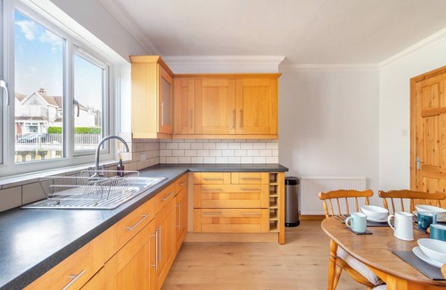Seven Sisters Cottage | 2 bedroom accommodation in Seven Sisters Neath, near Swansea