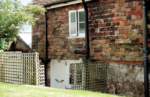 Hythe Cottage | 2 bedroom accommodation in Hythe