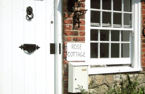 Hythe Cottage | 2 bedroom accommodation in Hythe