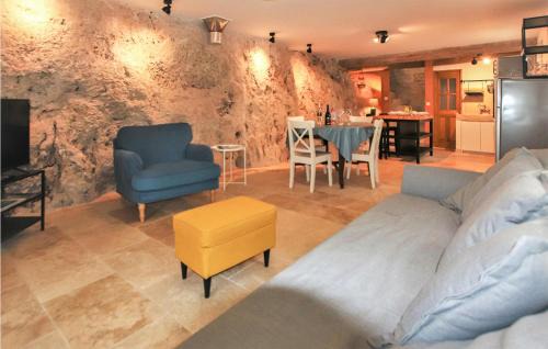 Apt House | 2 Bedroom Amazing Home In Apt