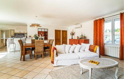 Paluds de Noves House | 2 Bedroom Amazing Home In Noves