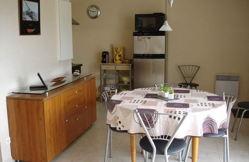 Piriac-sur-Mer Apartment | 2 bedroom apartment close to shops, harbor and beach
