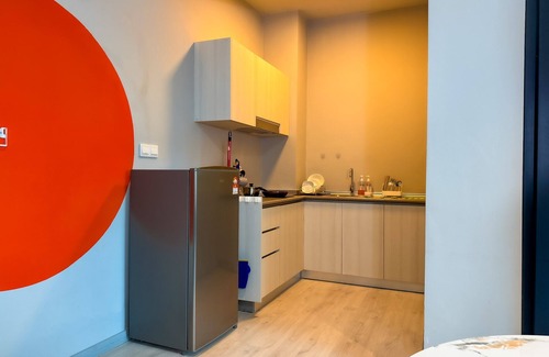 Downtown Kota Kinabalu Apartment | 2-bedroom apartment with WiFi, AC in Kota Kinabalu CityCenter with mountain vie
