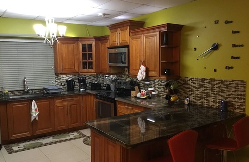 San Fernando Condo | 2 bedroom apartment located 5 minutes from the highway & downtown shopping
