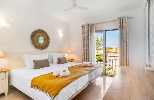 Estombar Apartment | 2 Bedroom Apartment at Gramacho Golf Course