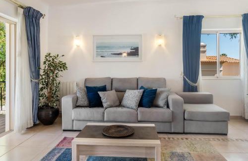 Estombar Apartment | 2 Bedroom Apartment at Gramacho Golf Course