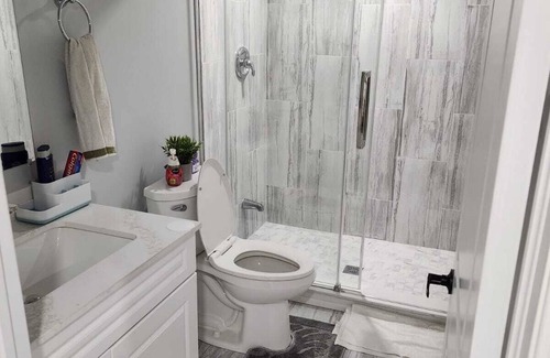 Brampton Apartment | 2 Bedroom Apartment - B Full space with access to backyard, patio, and firepit