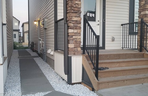 Calgary Apartment | 2-bedroom apartment in cool Calgary with WiFi