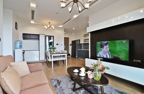 Ngoc Khanh Apartment | 2-bedroom apartment in enchanting Vinhomes Metropolis