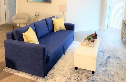 Lindbergh Apartment | 2 Bedroom Apartment L-553991 by Houzlet