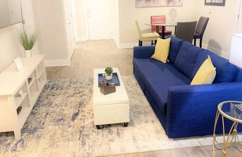 Lindbergh Apartment | 2 Bedroom Apartment L-553991 by Houzlet