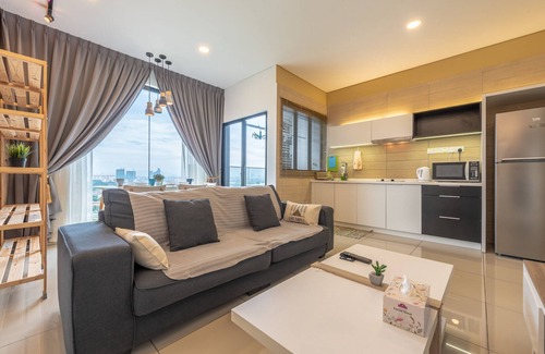 Petaling Jaya Condo | 2 BEDROOM APARTMENT 2-4 PAX @ SUNWAY PYRAMID & SUNWAY LAGOON