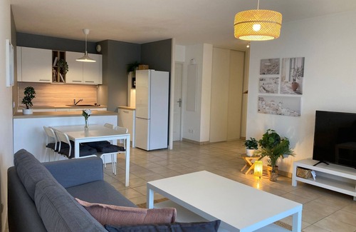 Annemasse Apartment | 2-bedroom apartment, near train station.