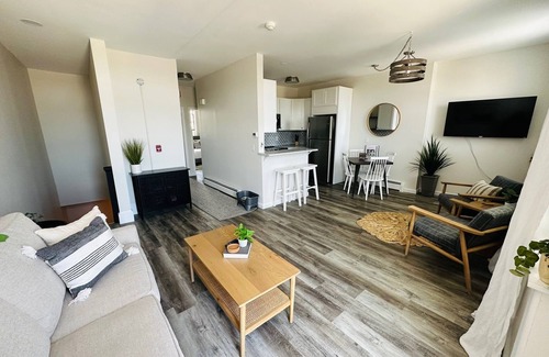 West End Apartment | 2 Bedroom Apartment on Top Floor in Portland's West End