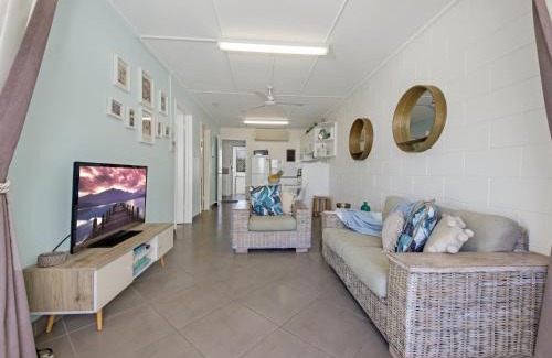 Yeppoon Apartment | 2 Bedroom - APARTMENT OPPOSITE BEACHFRONT
